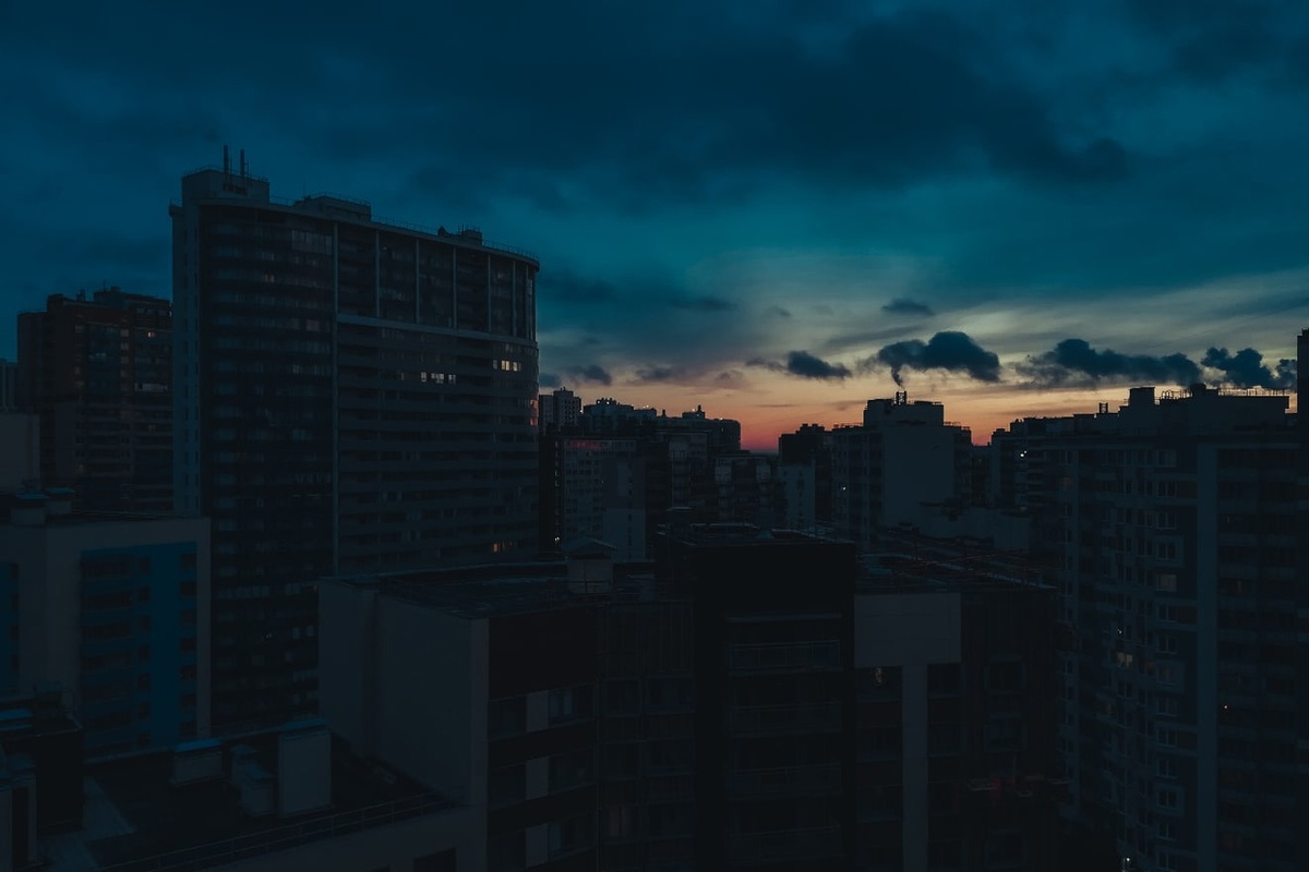 Вечер в городе без света