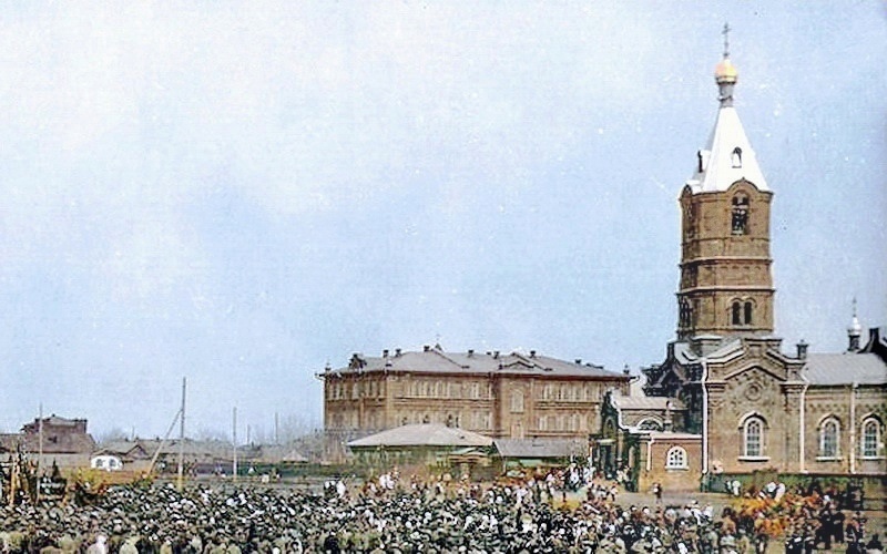 Александровская церковь и здание духовного училища в Кургане. 1917 год
