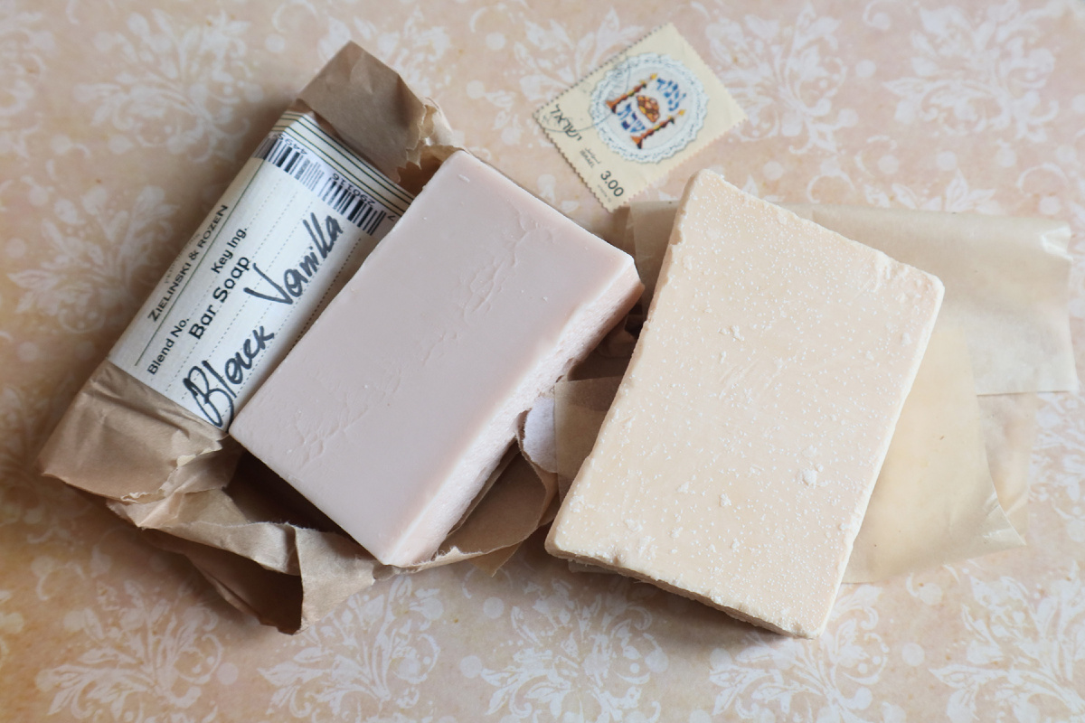 Два мыла мне очень нравятся, но на мой взгляд, брат из СНГ не стоит тех денег, за которые его продают.