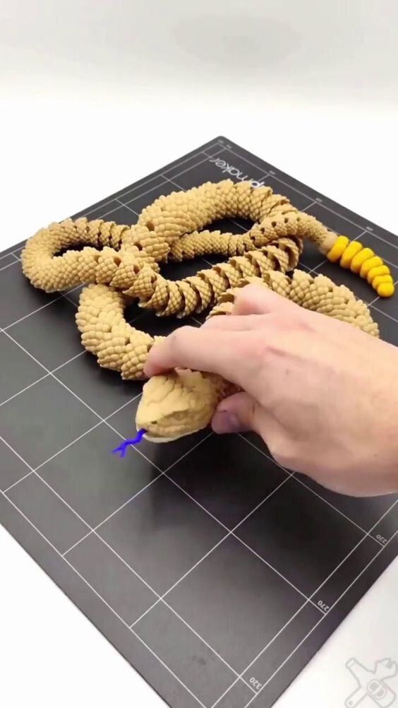 Лучшая игрушка 2025 подвижная игрушка змея