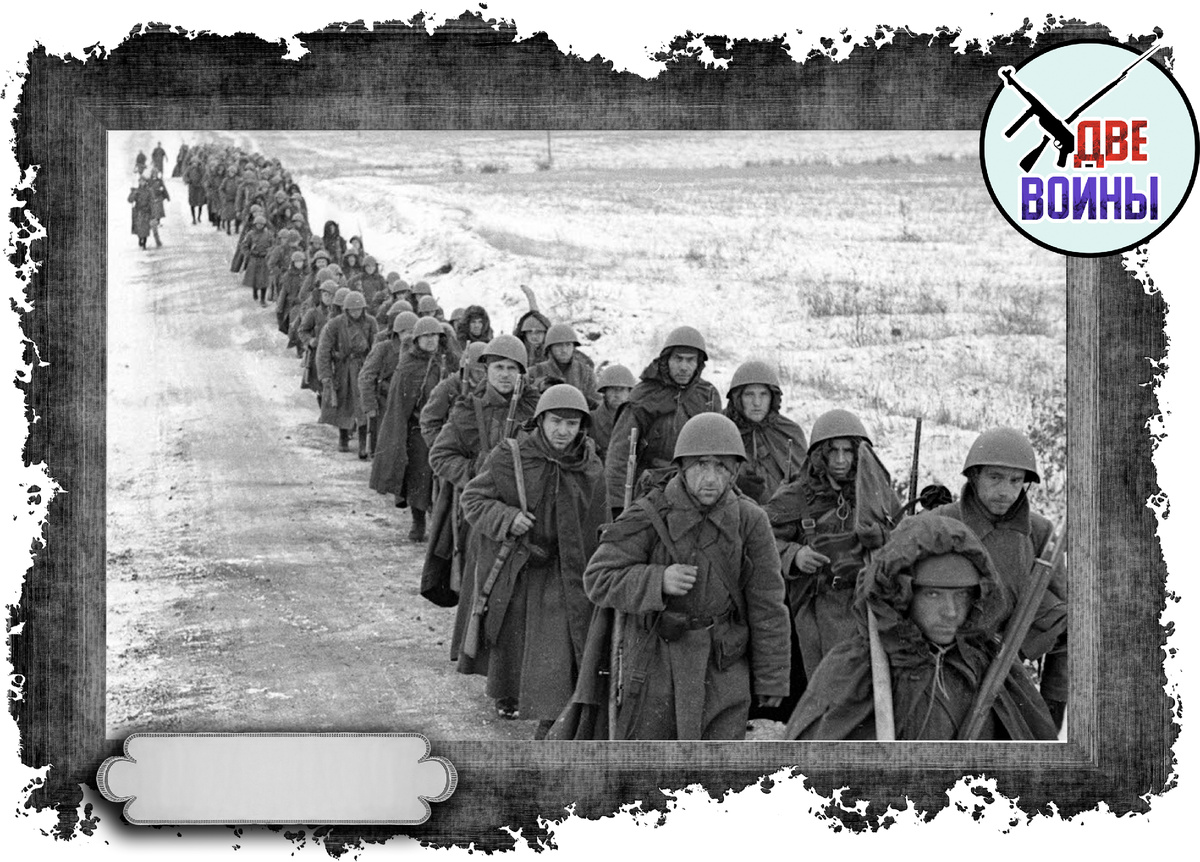 Пехота красноармейцев на марше. Да, недостаток автотранспорта был, поэтому передвижения чаще всего были в порядке походного марша. Фото в свободном доступе.