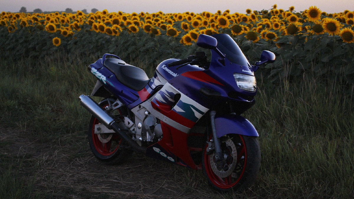 При упоминании "Японский мотоцикл" многие представляют что-то подобное.