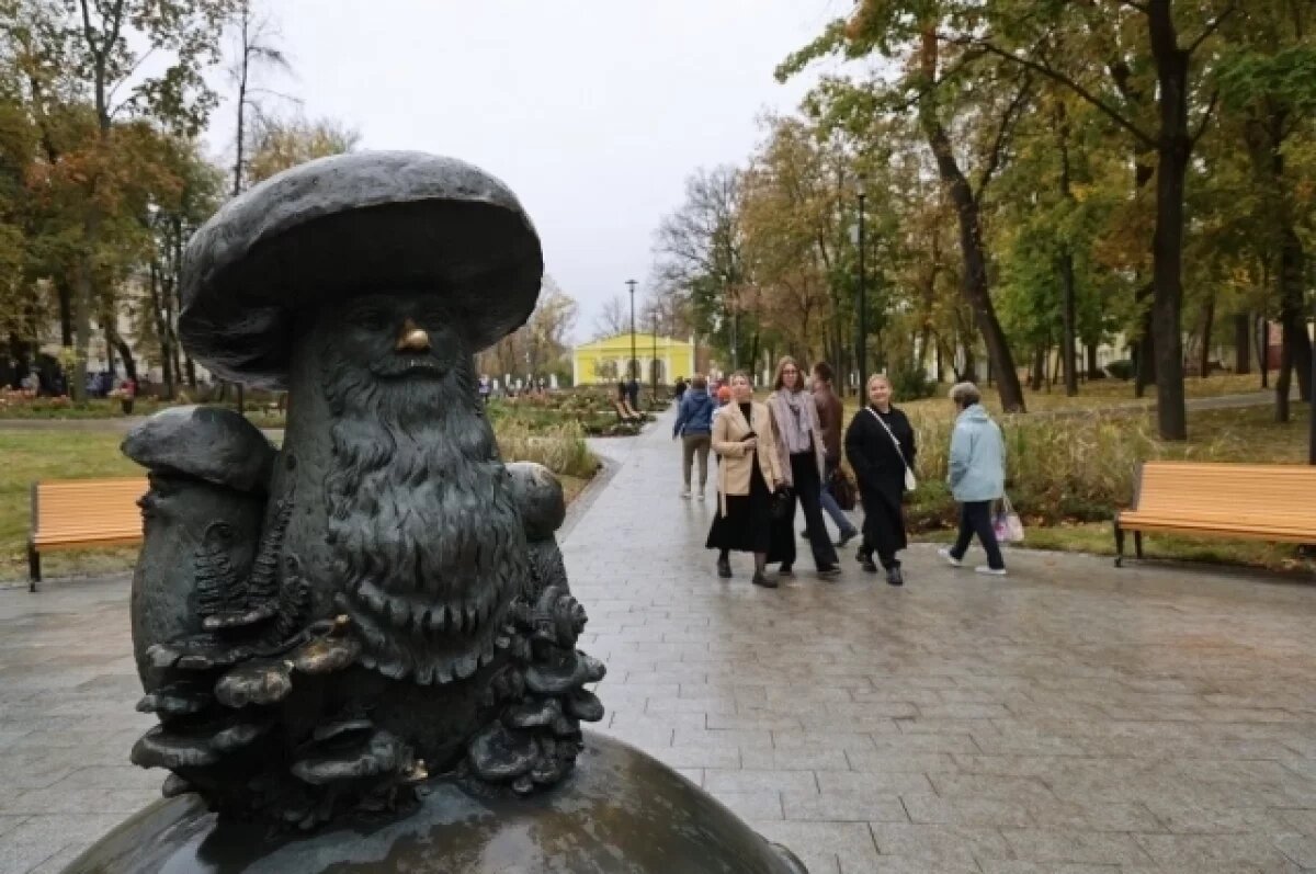    Нижний городской сад, где стоит одна из скульптур «Грибы с глазами», после благоустройства стал очень популярным у гостей города.