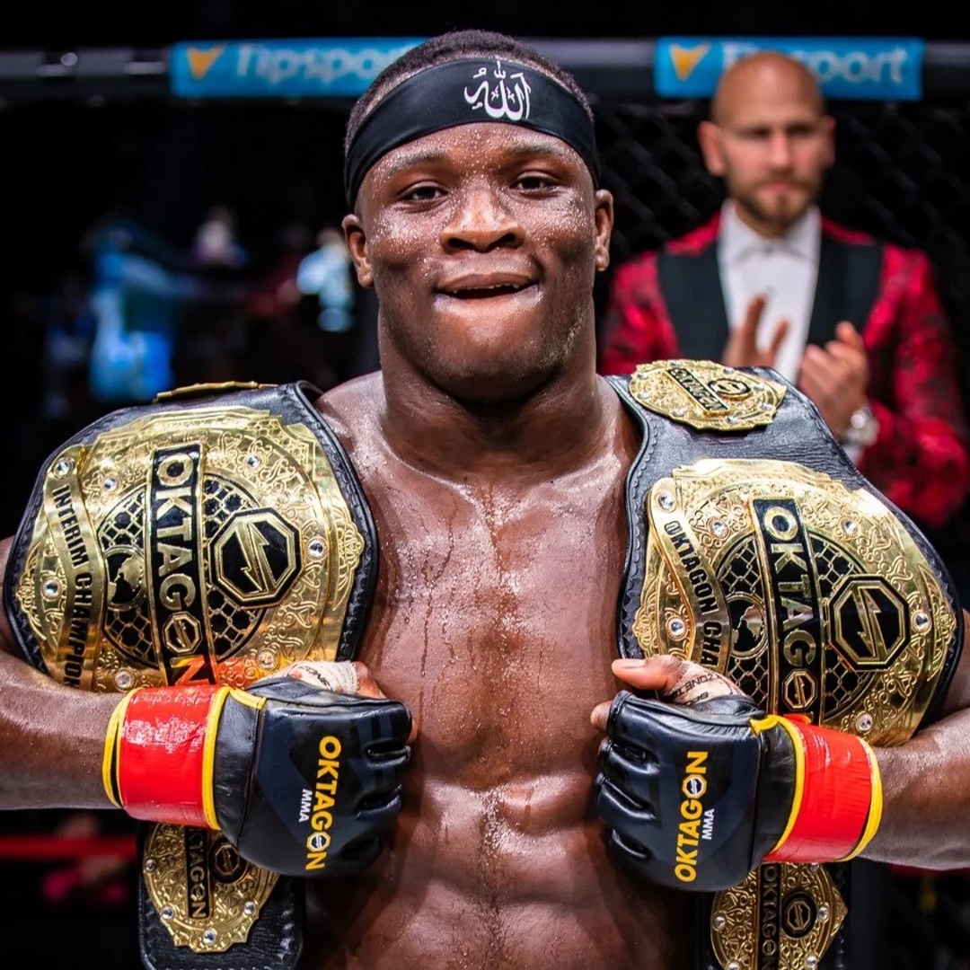 "Я поймал себя на мысли, что когда-нибудь ведь настанет момент, когда UFC пришлёт мне этот контракт, а я покажу ему средний палец, сфотографирую и выложу в сеть. И пусть это станет  мемом.-3