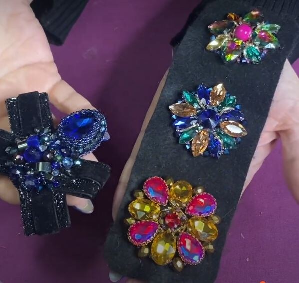    Декор стразами   
Источник: Скриншот из видео