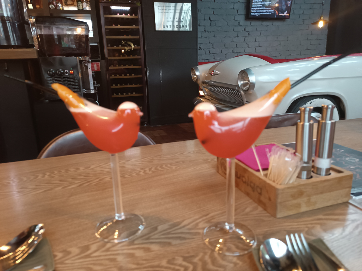 Тут можно полистать