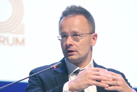    Петер Сийярто