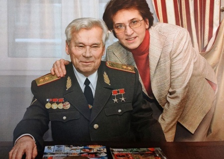    Дочь создателя автомата Калашникова отказалась «воскрешать» отца и раскритиковала искусственный интеллект