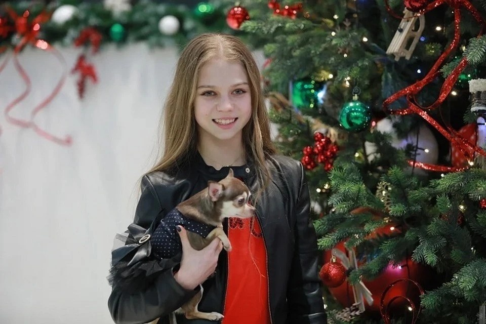    Александра Трусова и ее собачка Тина. Красноярск, 2019 Мария ЛЕНЦ