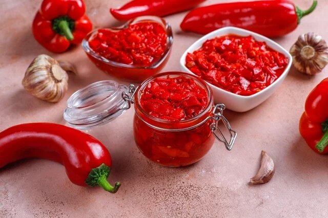    Чем аджика отличается от лечо?