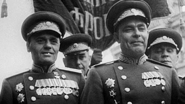   Леонид Брежнев прошел войну агитатором-политруком.