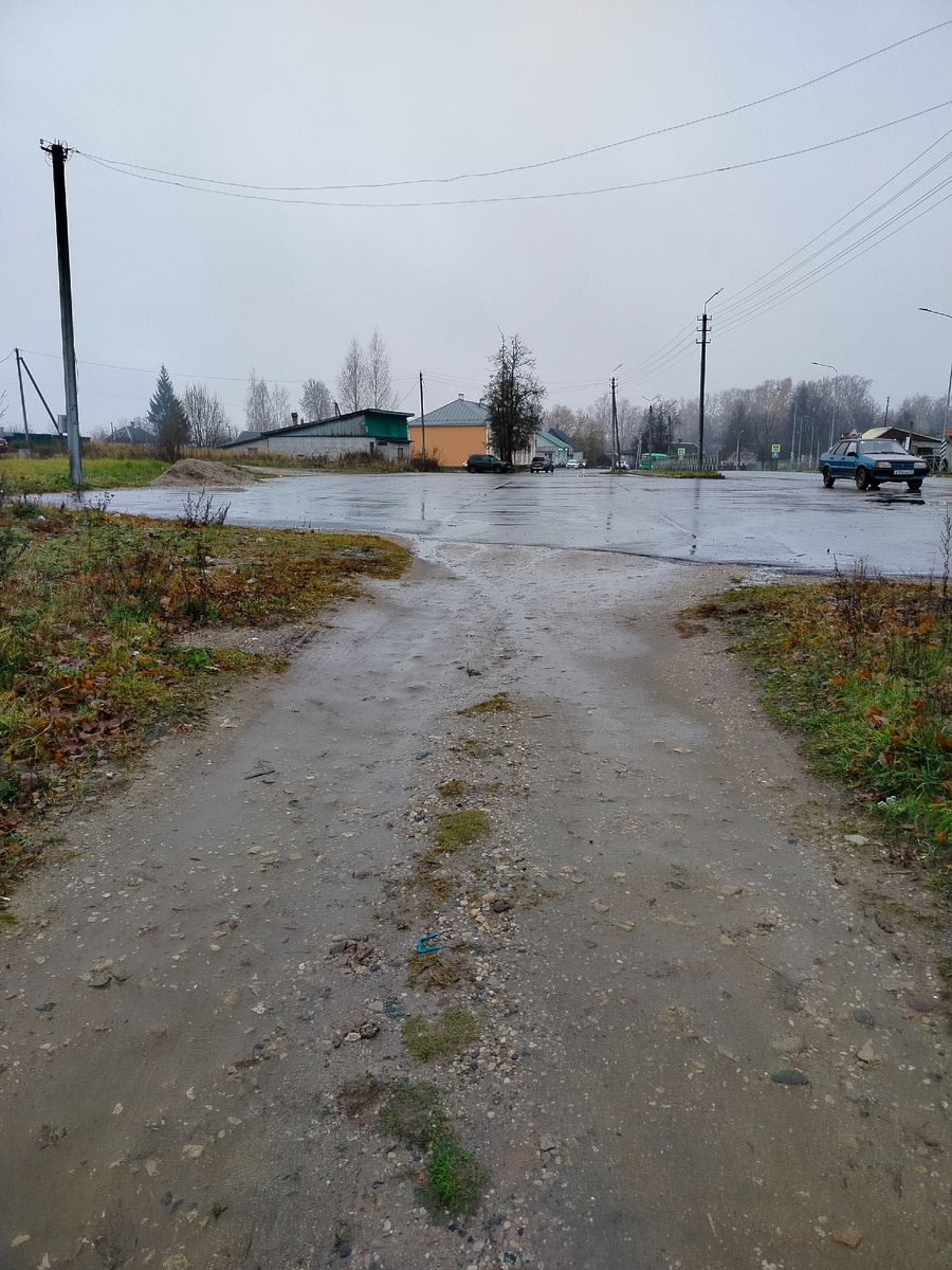 Воскресное утро. Сыплет мелкая морось