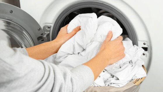    Что добавить в воду, чтобы простыни оставались белоснежными: советы экспертов Татьяна Сидорова