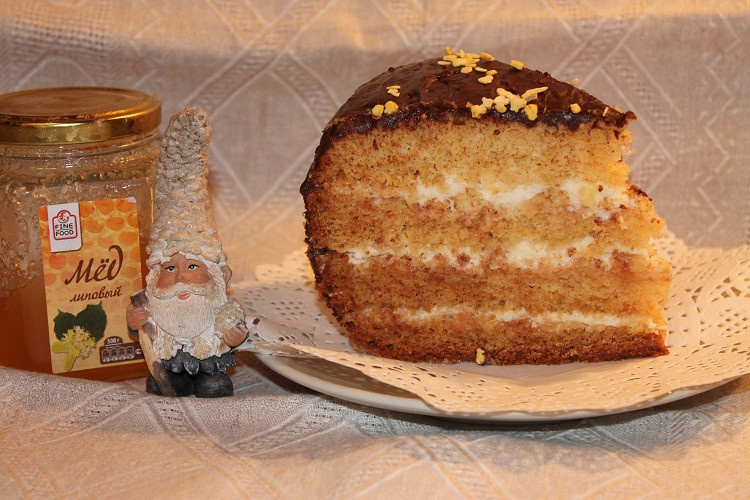 Очень простой медовик. мультиварка.