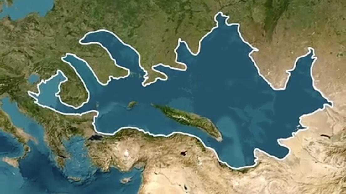 Сарматское море и острова Крым (слева) и Кавказ (справа)