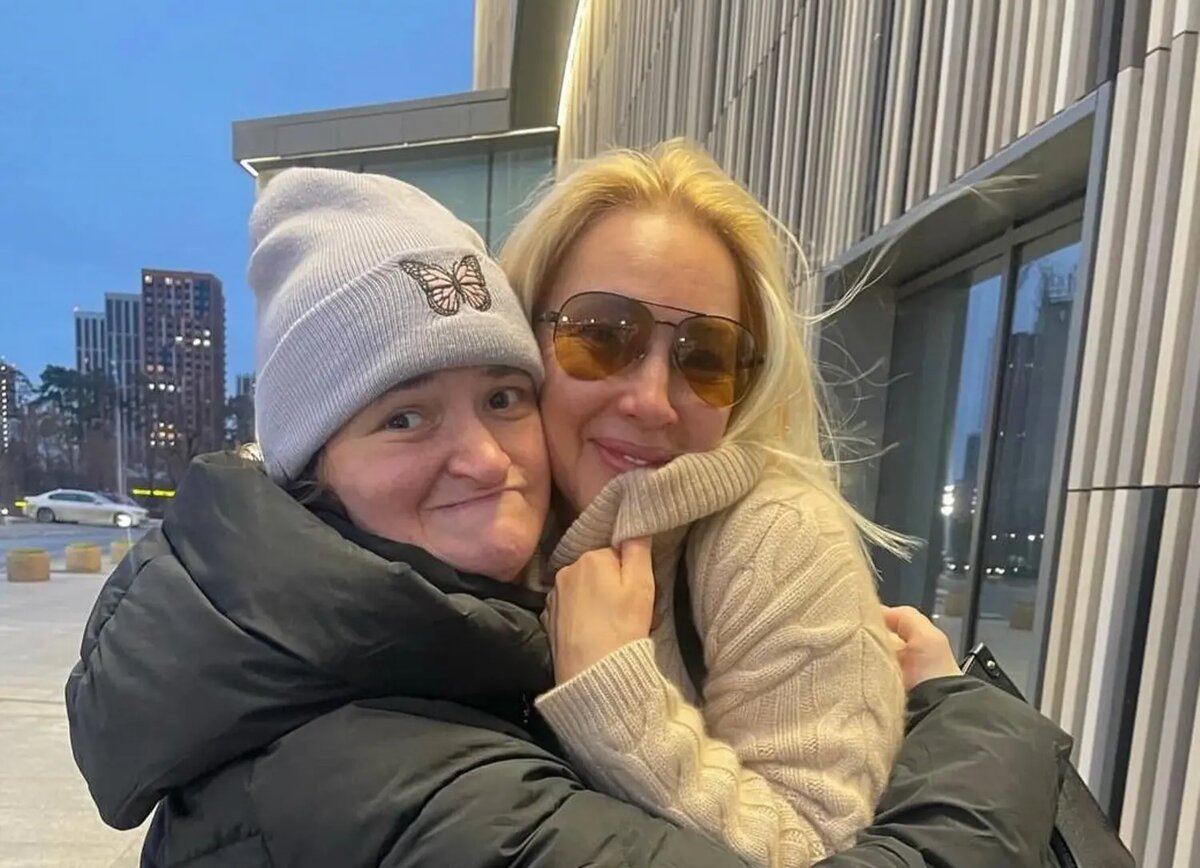    Лера Кудрявцева с поклонницей