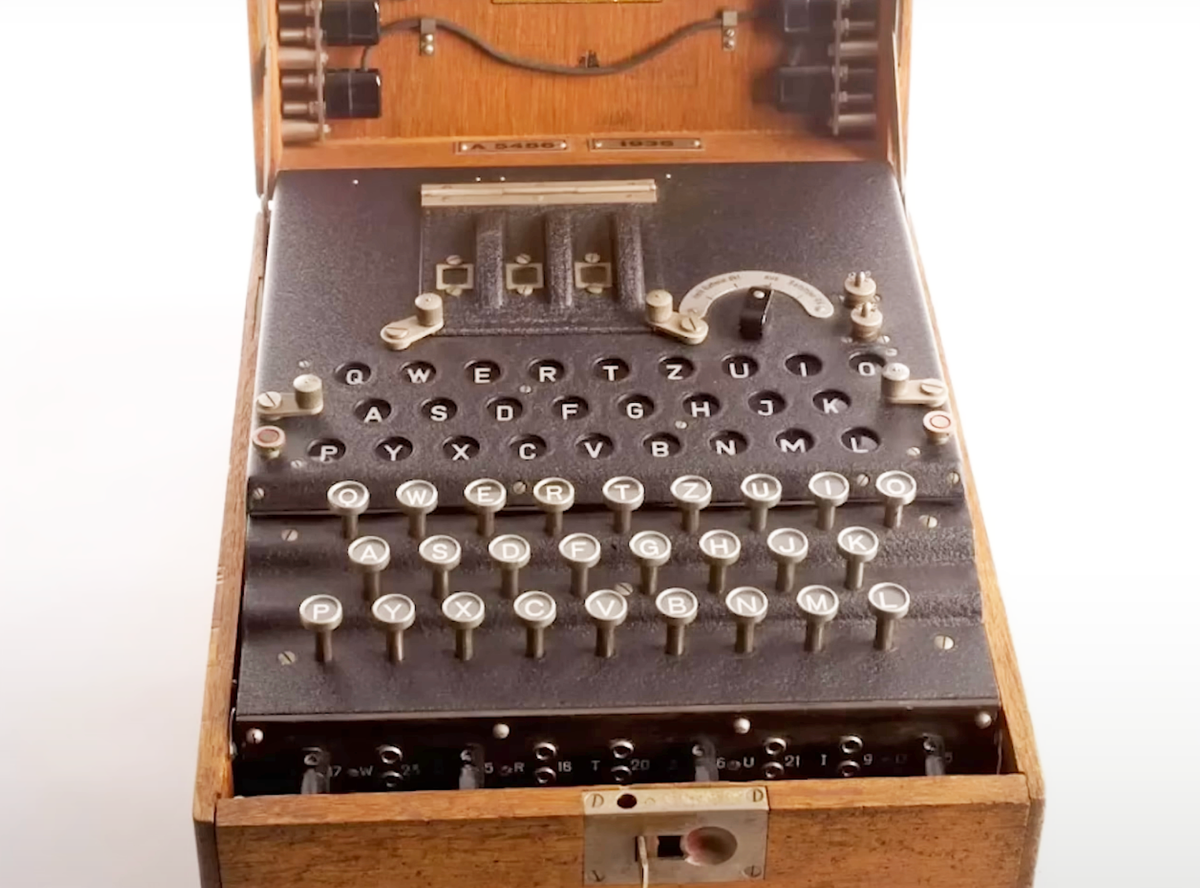 «Энигма» - шифровальная машина