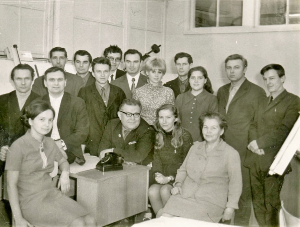 Коллектив КБ-3, в котором Геннадий Николаевич Никонов начал свое восхождение к вершинам конструкторского мастерства. 