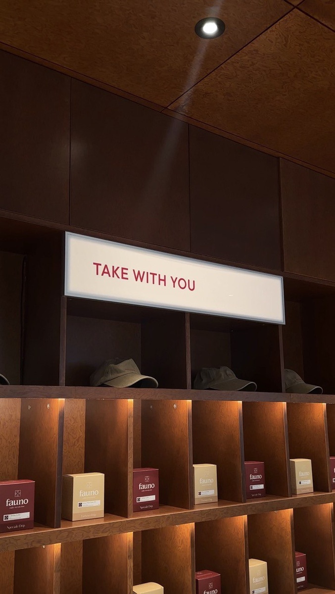 Интерьер заведения "Aaark Cafe"