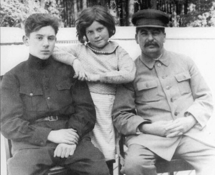 Сталин с детьми - Светланой и Василием