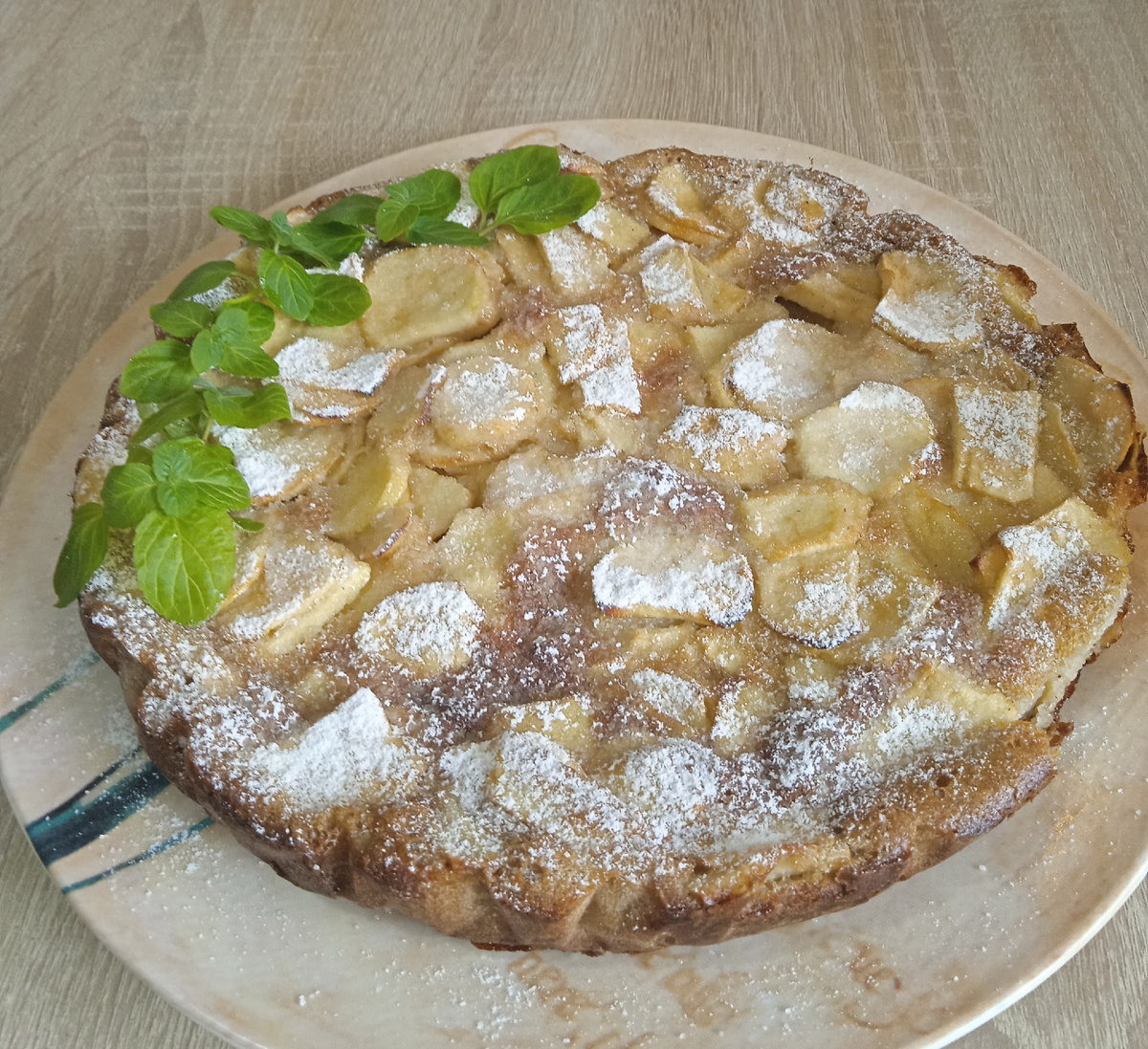 Невидимый яблочный пирог. Многим кажется, что это пирог с кремом.