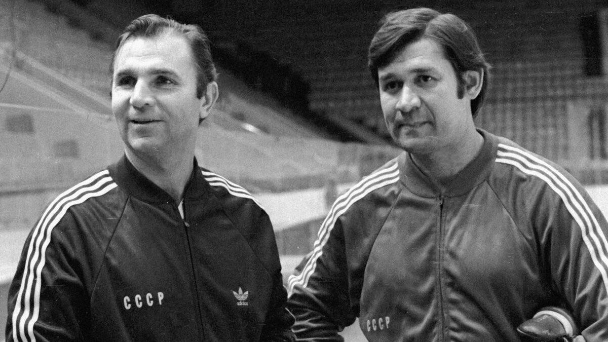 Тренеры сборной СССР по хоккею Виктор Тихонов и Владимир Юрзинов