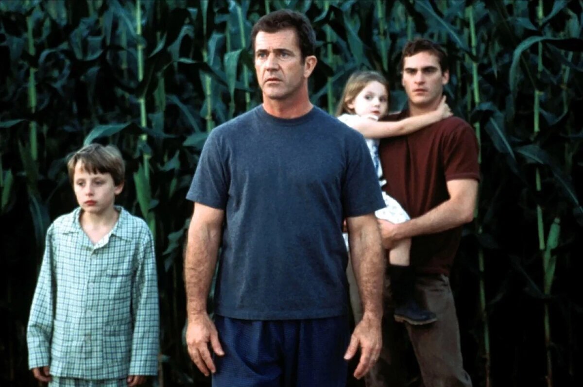 «Знаки» (Signs, 2002)