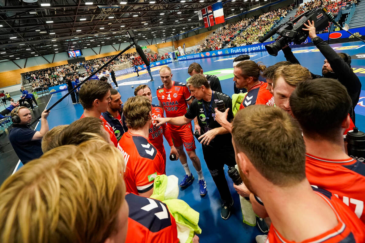    Йонасу Вилле было что обсудить с учениками