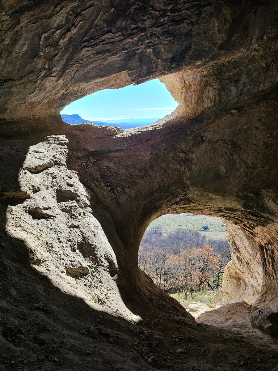 Двух ярусный грот