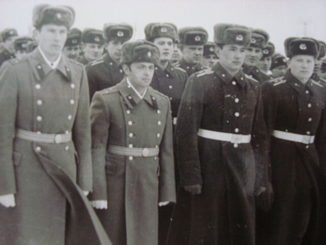 Фото с ноябрьского 1983 г. парада. 5 рота.