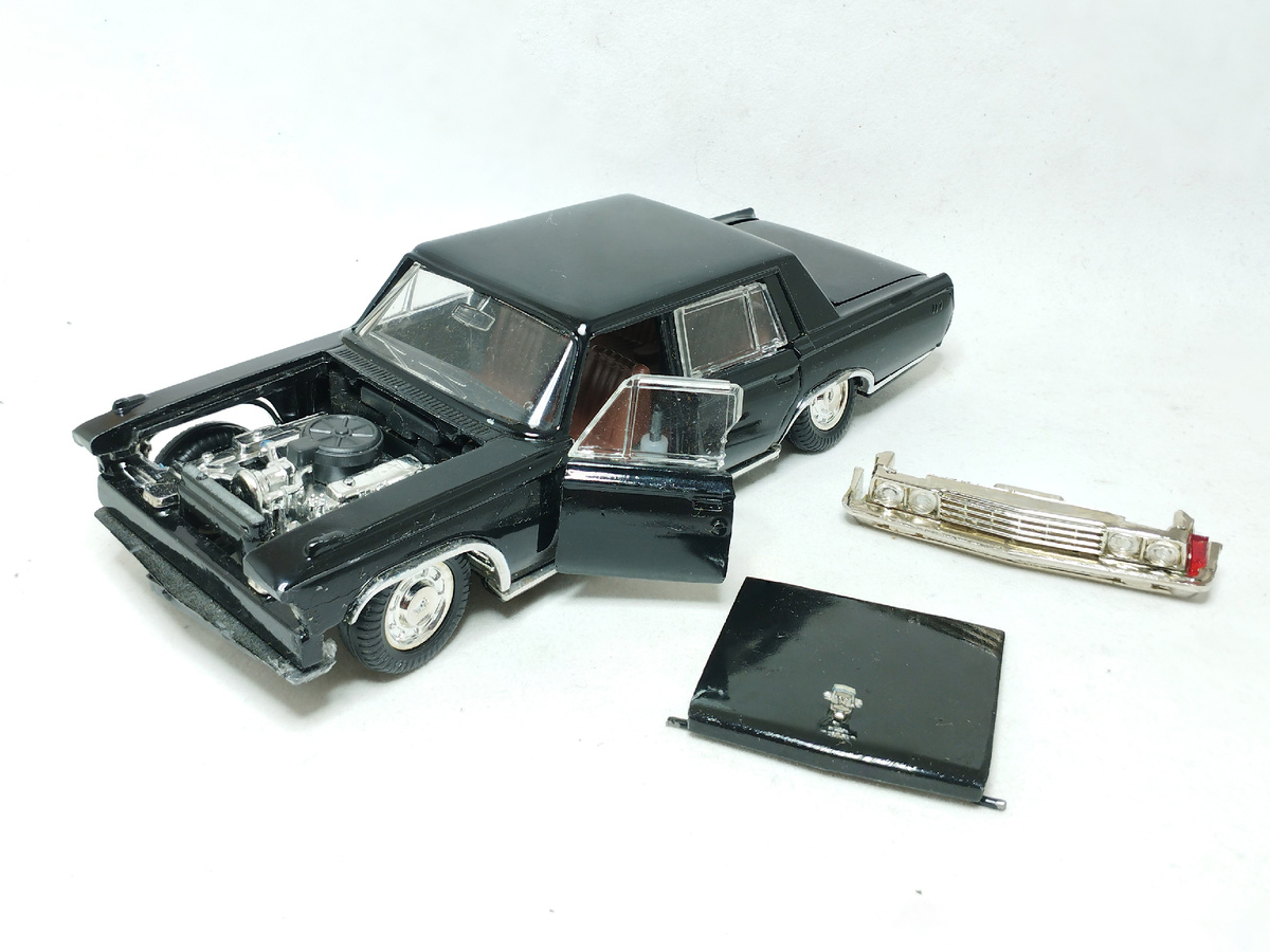 Рис. 1. Саратовская модель автомобиля ЗиЛ-117 в масштабе 1:43 до восстановления