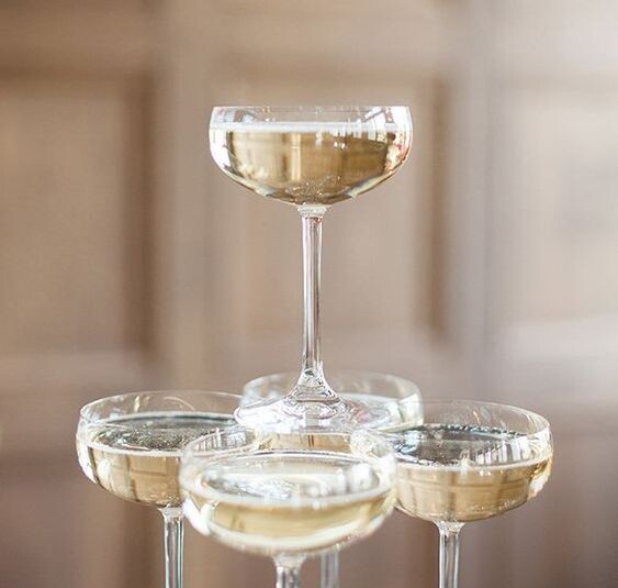 Ценители шампанского, именно для вас здесь  собраны самые лучшие ароматы с нотками игристого