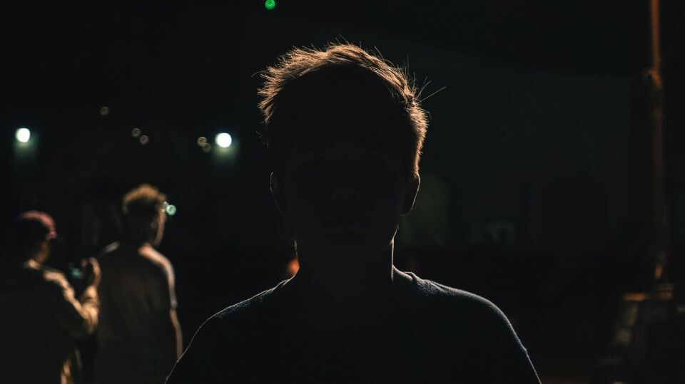    Мужчина. Силуэт. Парень. Источник: Unsplash.com