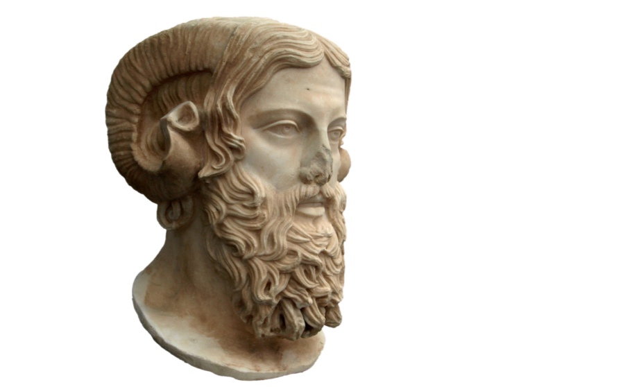 Бога Амона в античной традиции изображали в виде человека с бараньими рогами