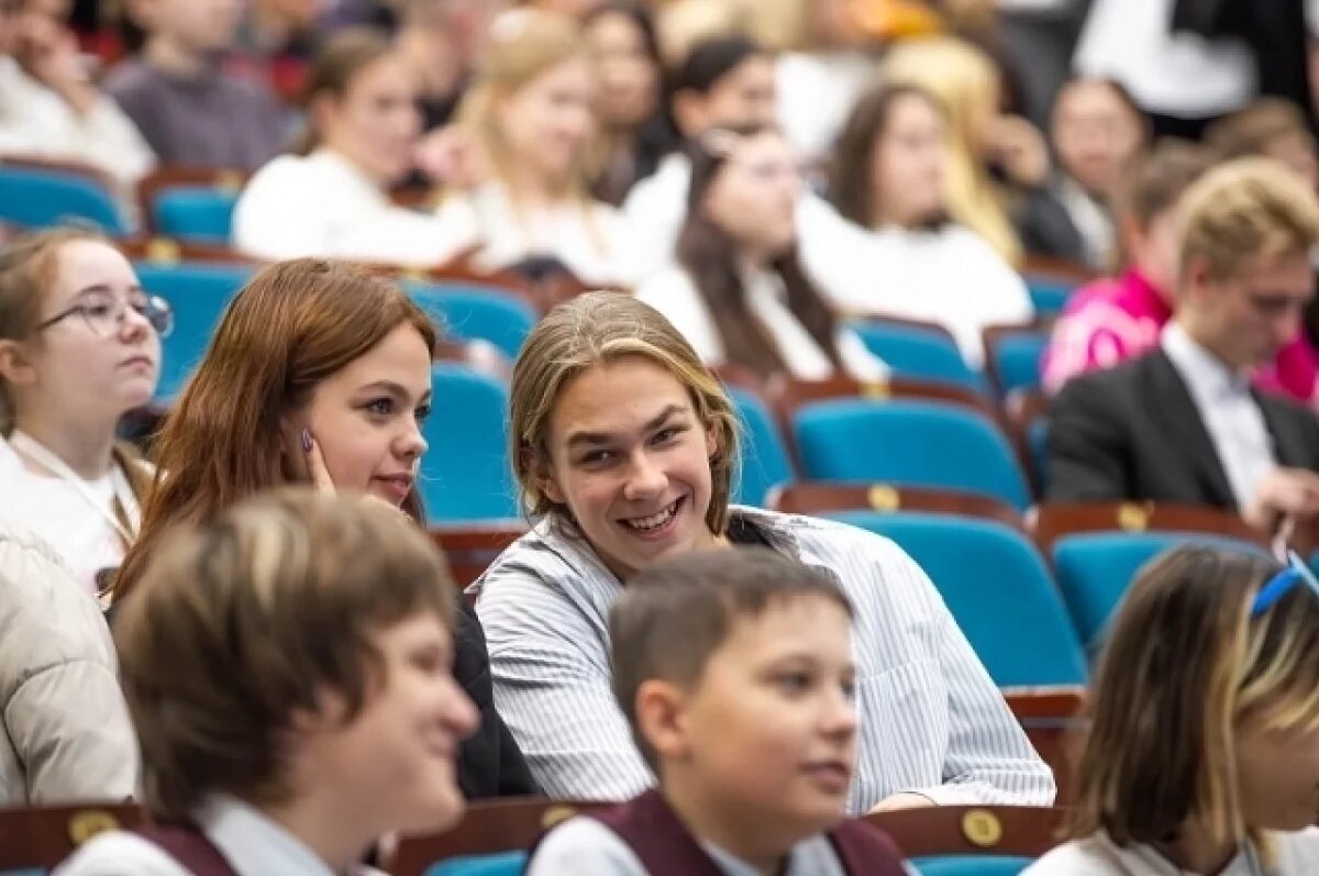    Во Владивостоке прошла конференция, объединившая учеников 60 школ города