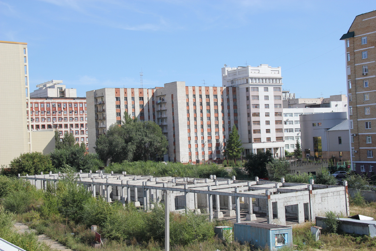 Недостроенный инженерный корпус метрополитена