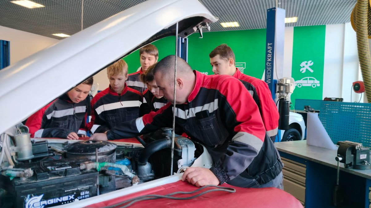    Школьники Советского района познакомились с востребованными профессиями