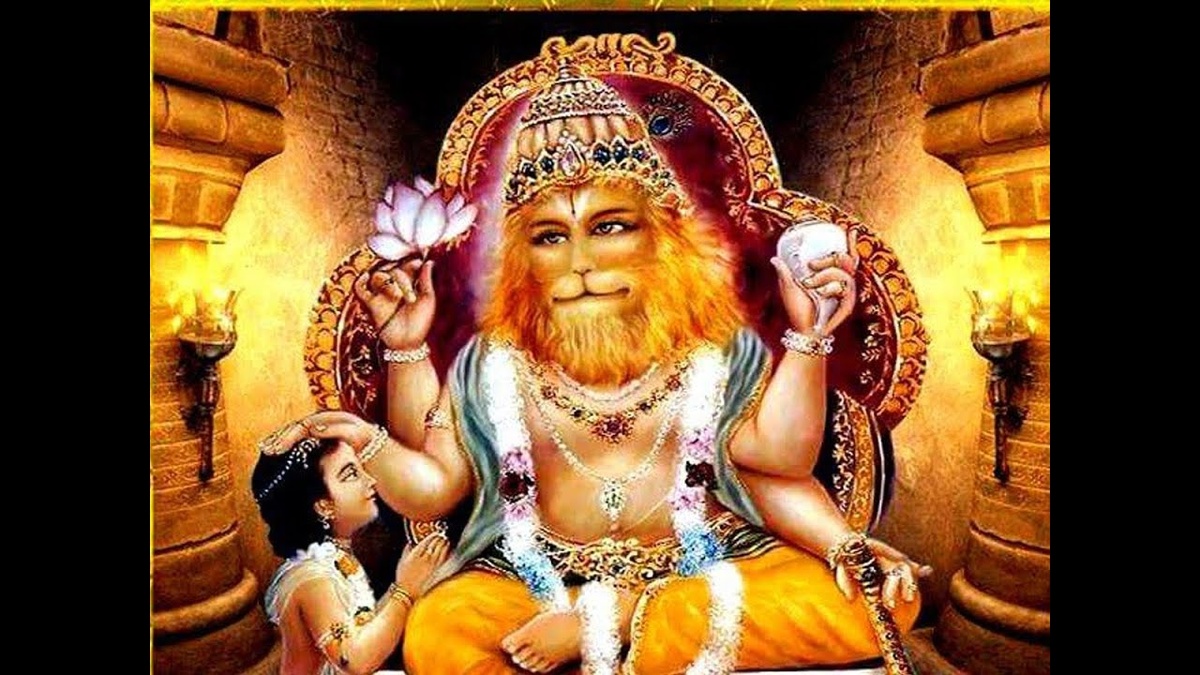 Верховная Личность Щрӣ Нp̣симха-дев -  14-ое воплощение в облике Человека-Льва спас Своего великого преданного Прахладу Маха̄ра̄джа̄ от измывательств его жестокого отца-демона.