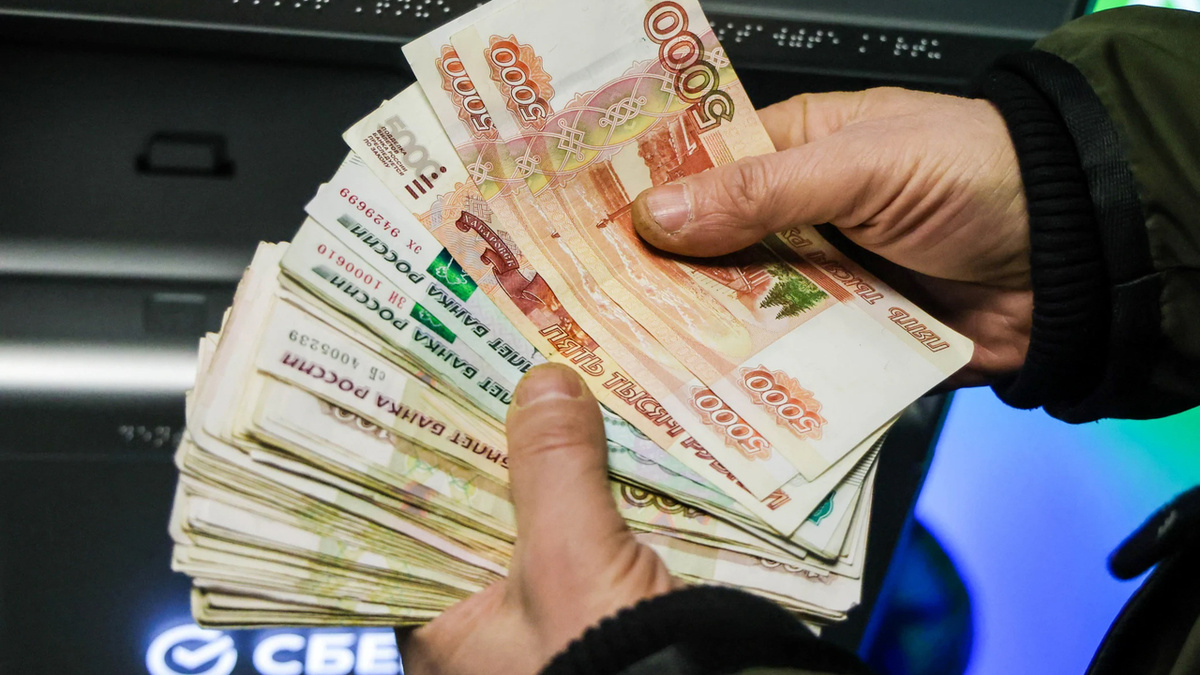 У россиян на счетах накопились огромные деньги