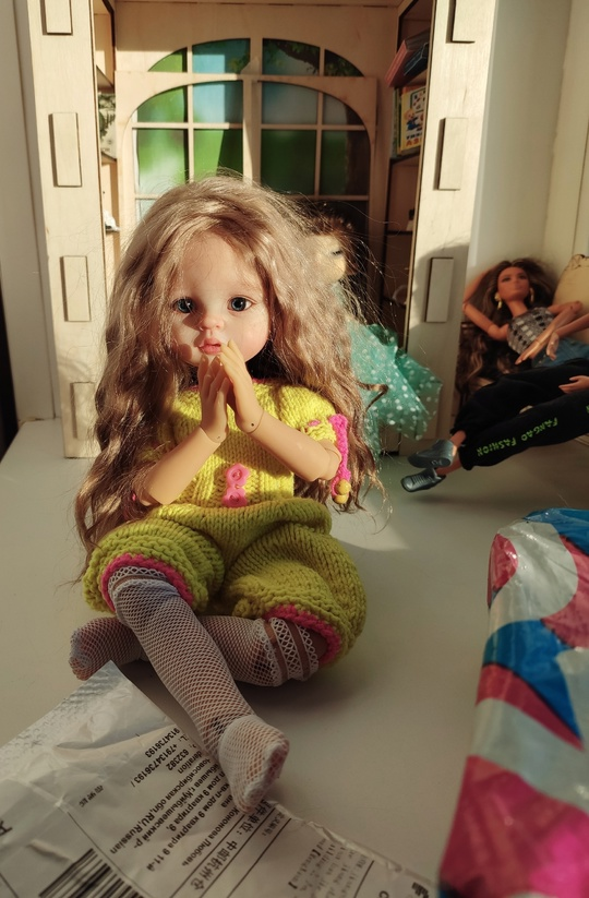 Лизонька колдует.