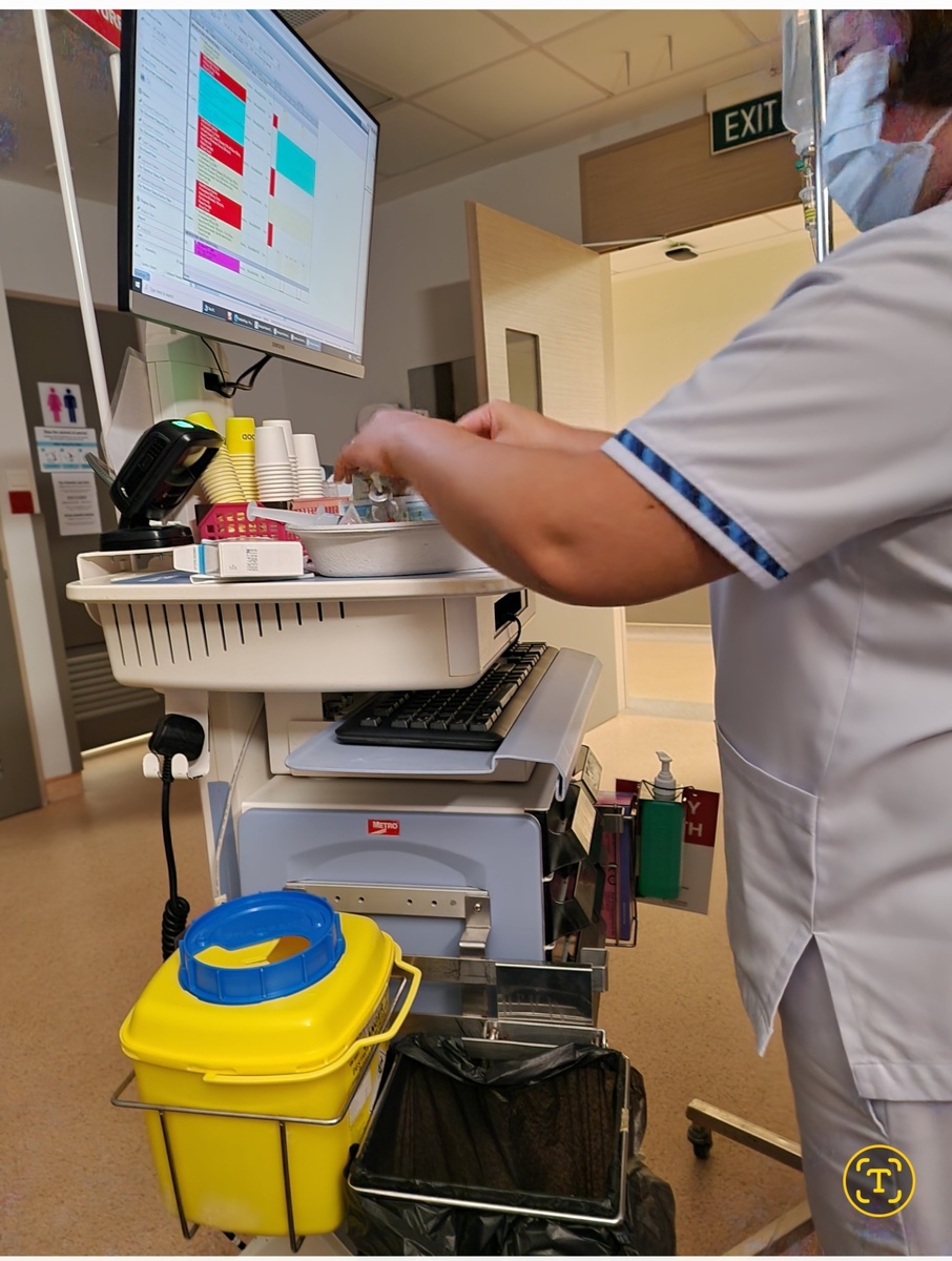 Температура? Парацетамол хочешь?