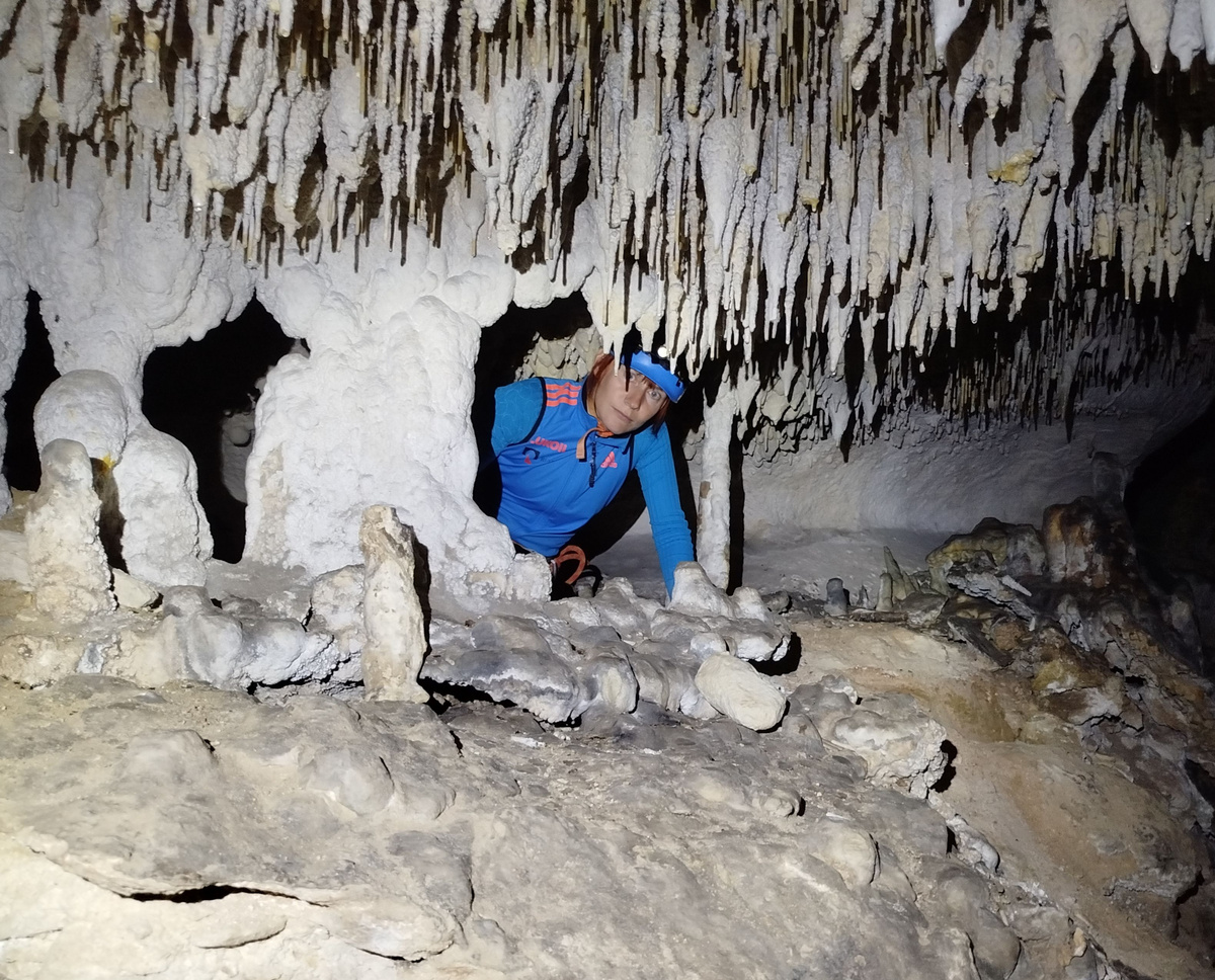 В Таврской пещере.