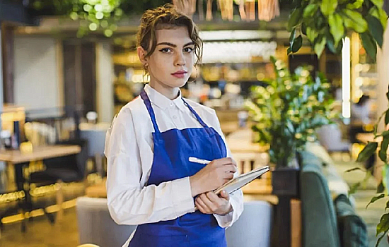 Официанточка