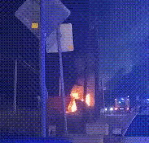 Неопущенный кузов задевший  ЛЭП