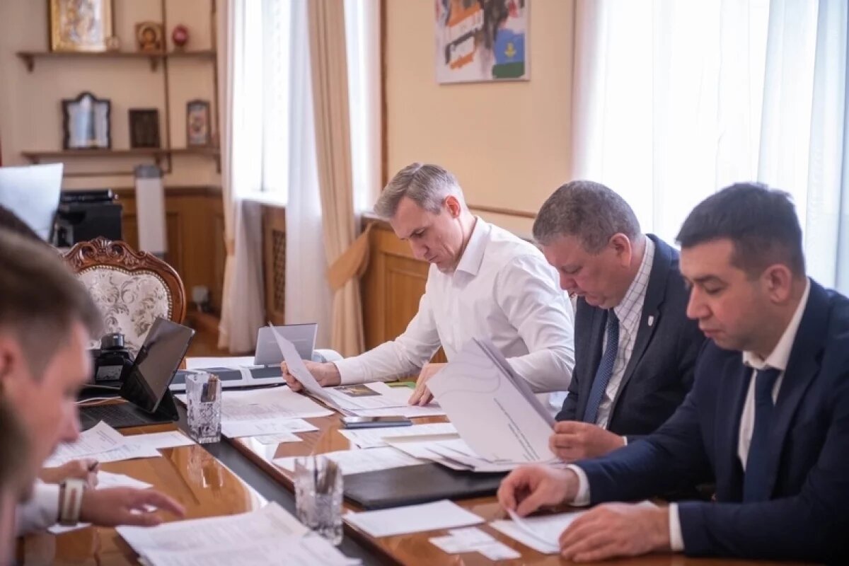    Анохин представил смолянам итоги работы за неделю