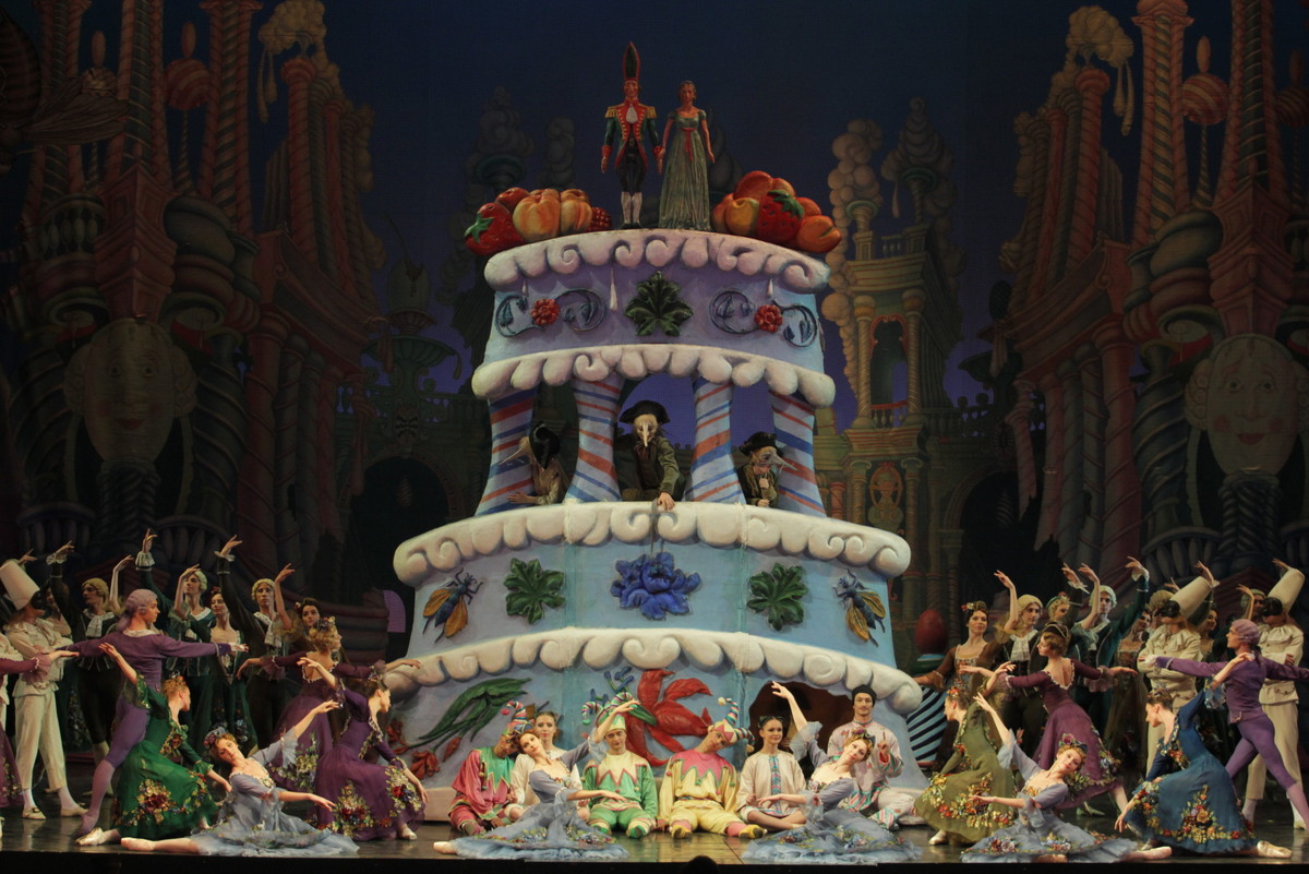 "Щелкунчик" в Мариинском театре Сант-Петербурга. Фото из сетей интернета