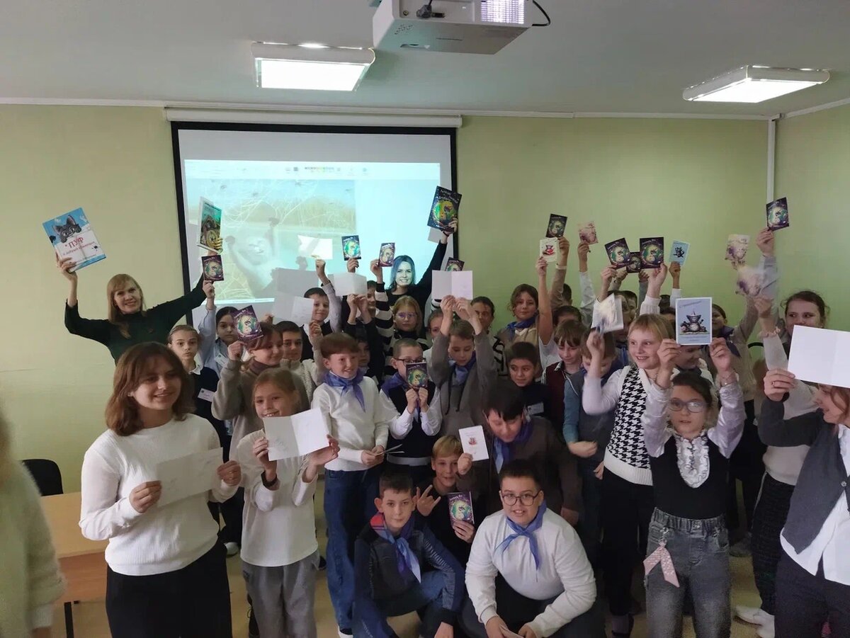 Юлиана Лебединская на встресе со школьниками Донецка