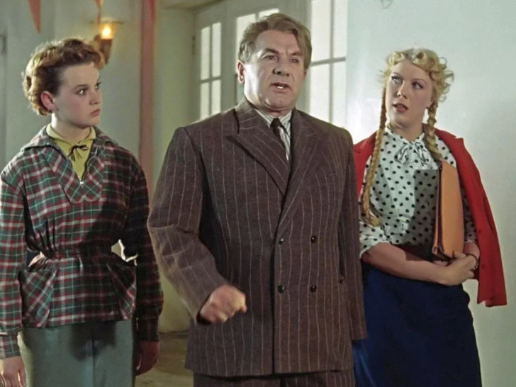 Кадр из фильма «Карнавальная ночь» 