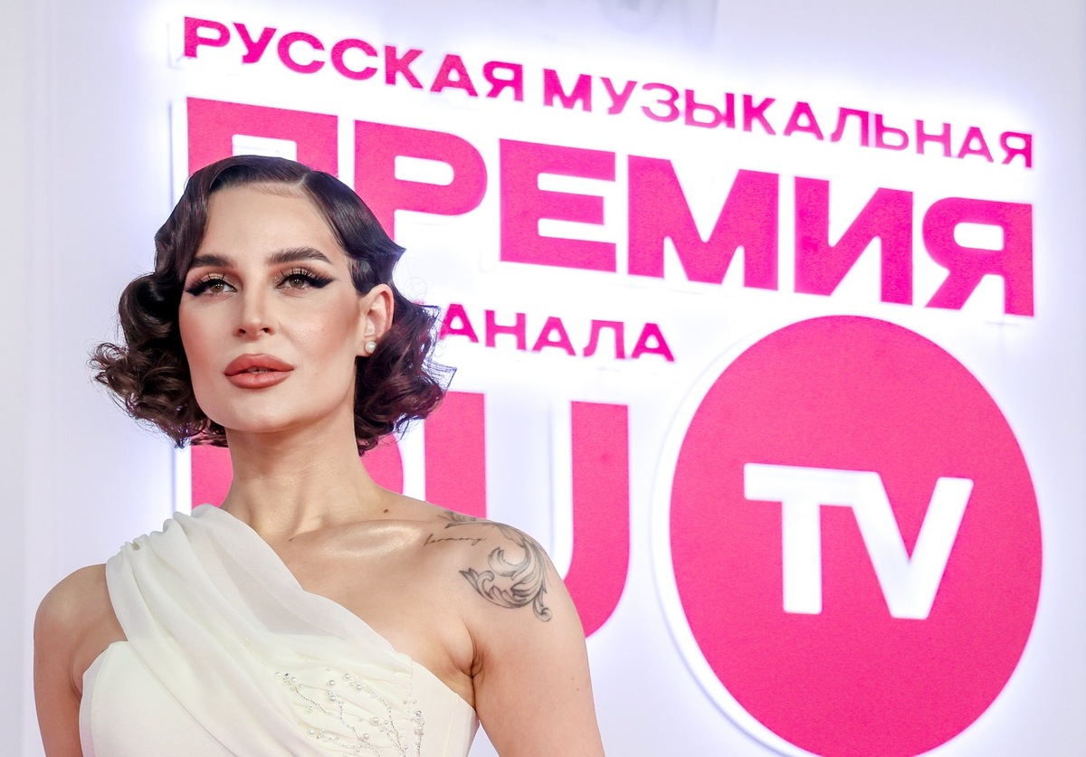    Певица Seville (Севиль Велиева - солистка группы Artik & Asti)