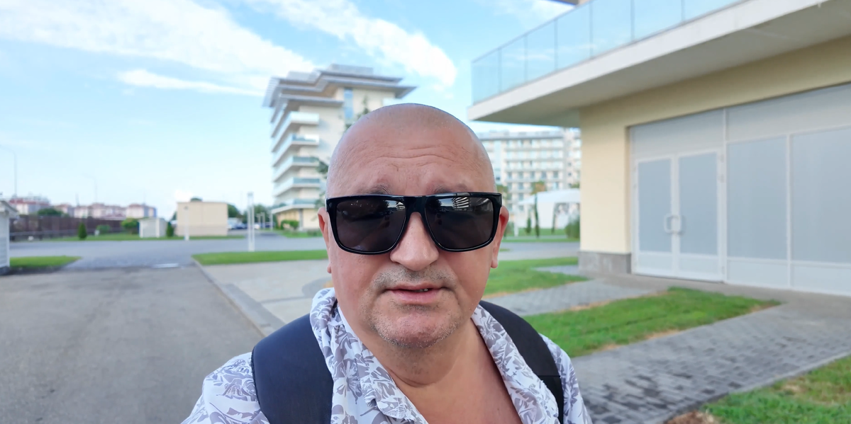 автор канала Свои на море